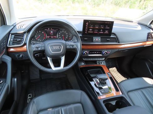 Used 2023 Audi Q5 2.0T Premium w/ Convenience Package AWD/4WD image 4