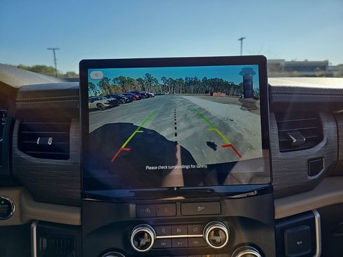 Used 2024 Ford Expedition Limited image 28