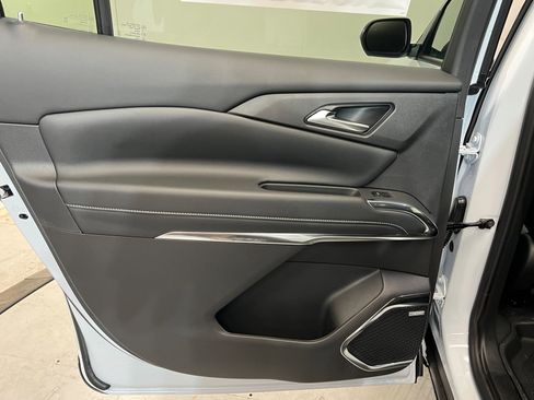 New 2026 Chevrolet Traverse LT w/ Enhanced Driving Package image 19