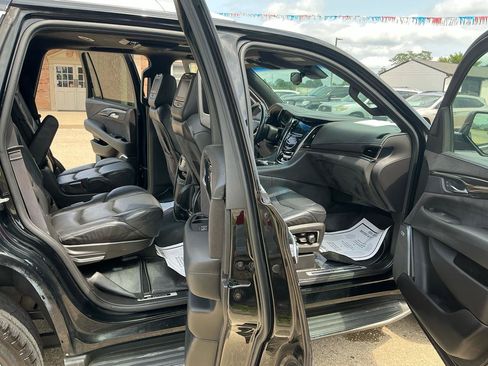 Used 2016 Cadillac Escalade Platinum AWD/4WD image 23