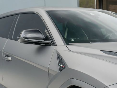 Used 2023 Lamborghini Urus S AWD/4WD image 31