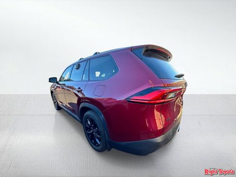 Certified 2024 Toyota Grand Highlander AWD image 3