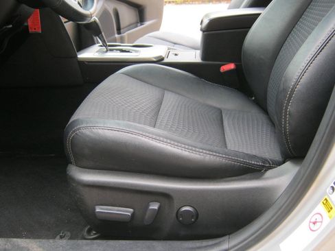 Used 2014 Toyota Camry SE FWD image 8