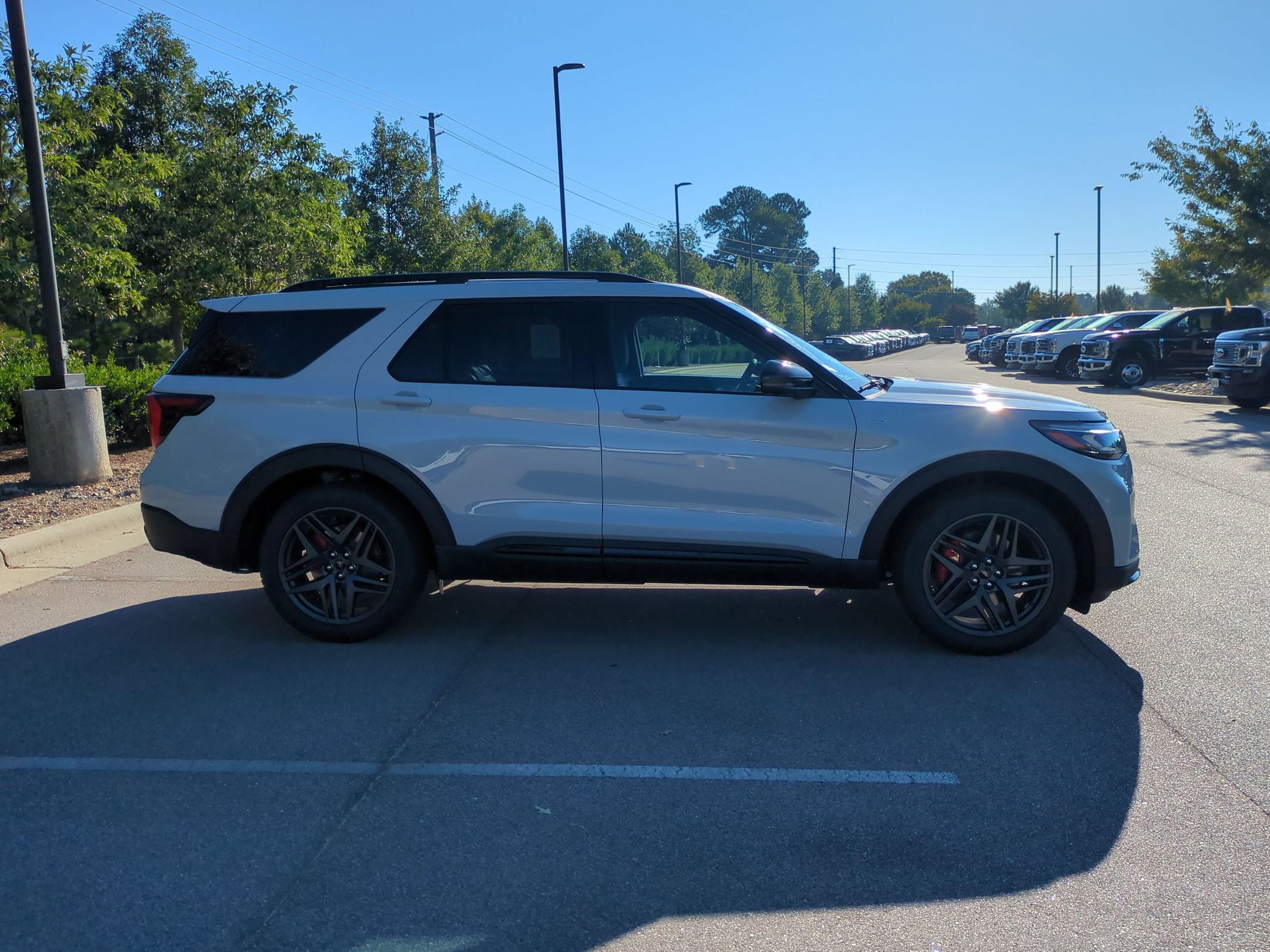 New 2027 Ford Explorer ST-Line w/ Premium Package AWD/4WD image 3