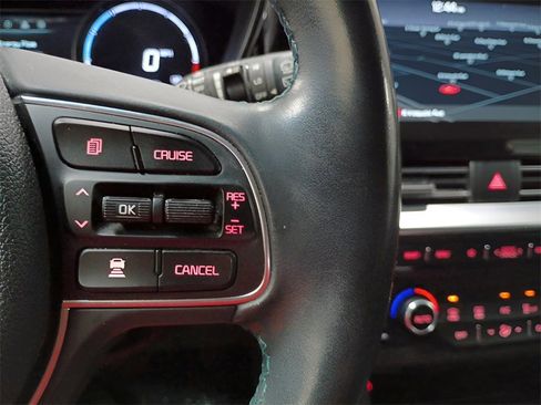 Used 2021 Kia Niro EX Premium w/ Cold Weather Package image 14