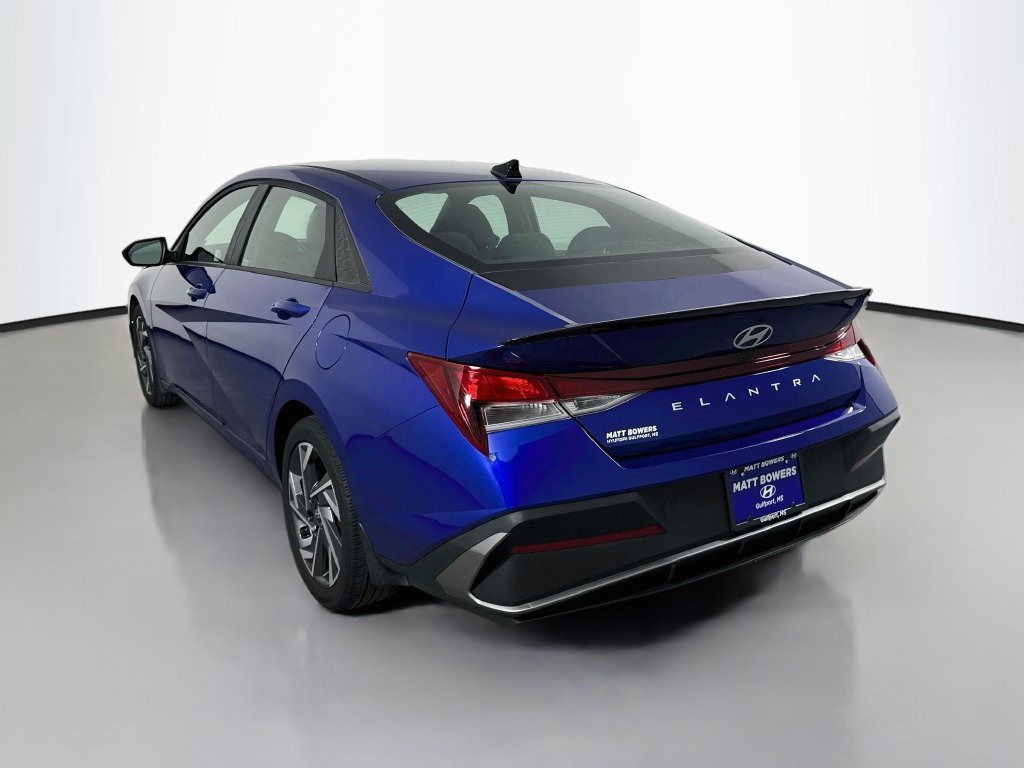 Used 2025 Hyundai Elantra Sport FWD image 7