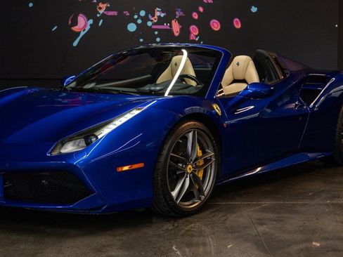Used 2019 Ferrari 488 Spider RWD image 2