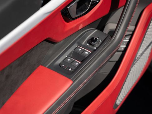 Used 2022 Lamborghini Urus image 30