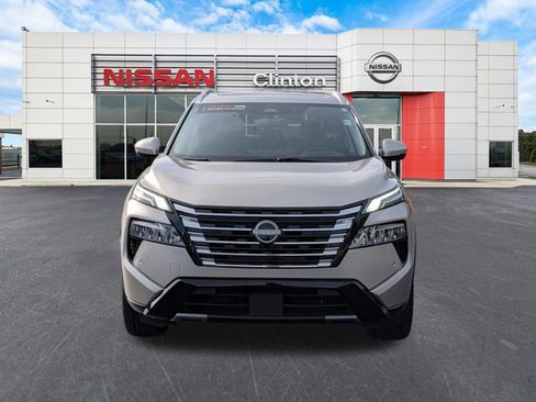 Certified 2025 Nissan Rogue Platinum w/ Platinum Premium Package image 8