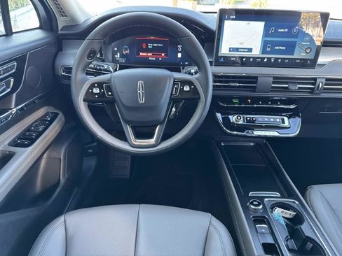 New 2026 Lincoln Corsair Premiere FWD image 25