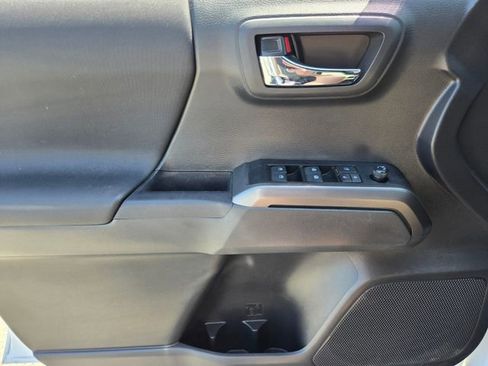 Used 2023 Toyota Tacoma TRD Off-Road w/ Technology Package image 31