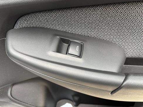 Used 2021 Chevrolet TrailBlazer LT w/ LPO, Blackout Package image 30