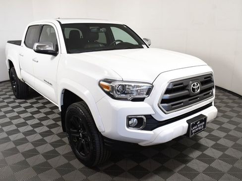 Used 2017 Toyota Tacoma Limited w/ Tow Package image 9