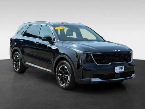 Used 2024 Kia Sorento S FWD image 3