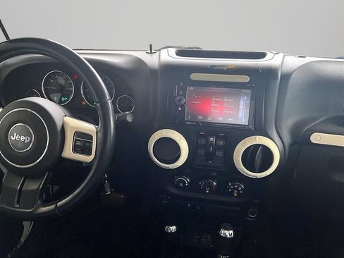 Used 2015 Jeep Wrangler Unlimited Sport w/ Quick Order Package 24S AWD/4WD image 7
