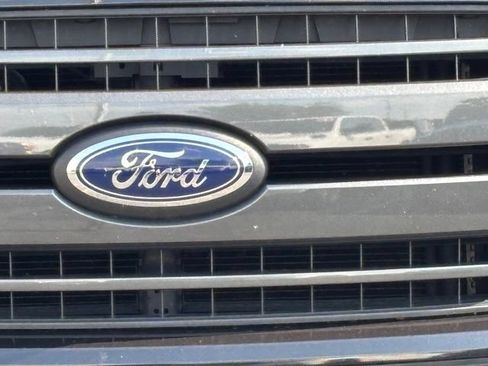 Used 2019 Ford F150 XLT w/ Equipment Group 302A Luxury AWD/4WD image 3