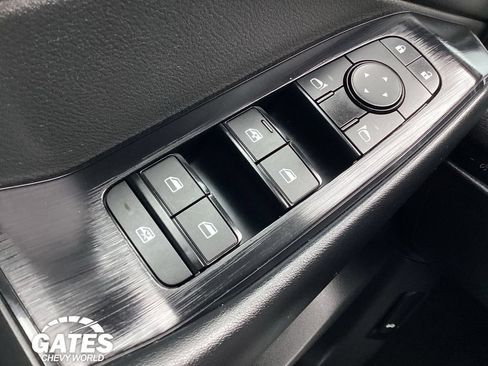 Used 2024 Nissan Rogue S AWD/4WD image 19