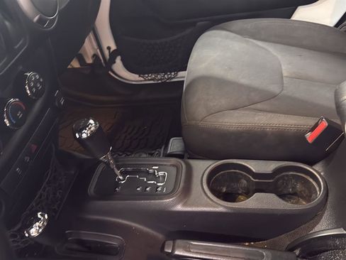 Used 2015 Jeep Wrangler Sport image 9