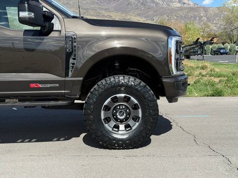 Used 2024 Ford F350 Lariat w/ Lariat Ultimate Package image 3