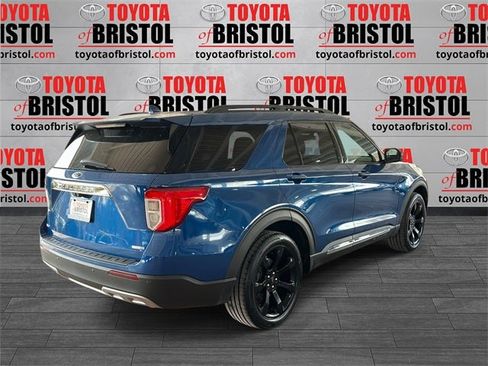 Used 2020 Ford Explorer XLT w/ Equipment Group 202A image 3