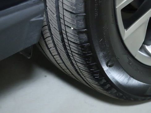 Used 2021 Toyota RAV4 XLE Premium image 39