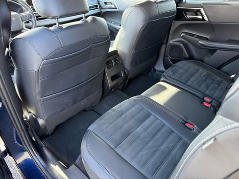 Used 2024 Mitsubishi Outlander SE image 31