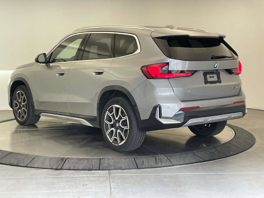Used 2025 BMW X1 xDrive28i w/ Convenience Package AWD/4WD image 3