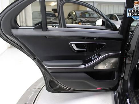 Used 2022 Mercedes-Benz S 500 4MATIC w/ AMG Line Package image 29