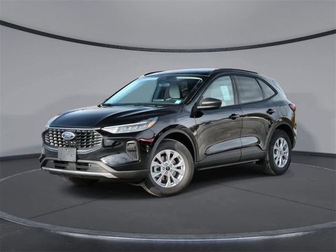 Used 2025 Ford Escape Active w/ Cold Weather Package image 1