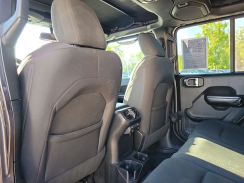 Used 2019 Jeep Wrangler Unlimited Sport S AWD/4WD image 13