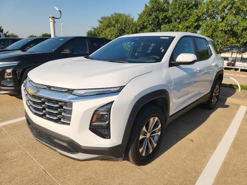Used 2026 Chevrolet Equinox LT FWD image 3