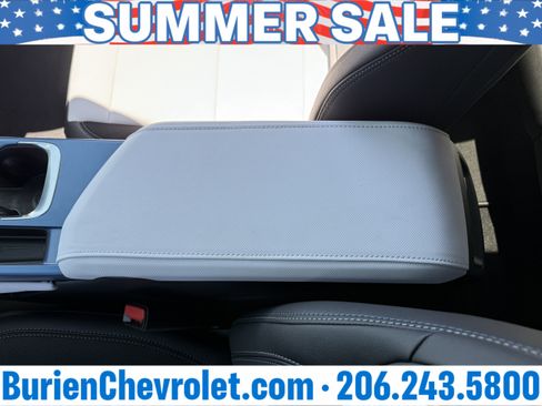 New 2026 Chevrolet Equinox EV LT FWD image 18