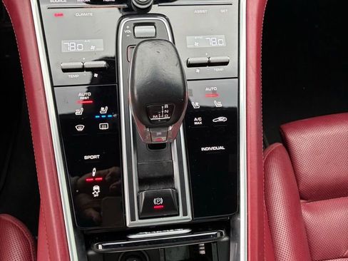 Used 2018 Porsche Panamera 4S image 42