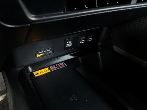 Used 2026 Toyota Camry SE FWD image 25