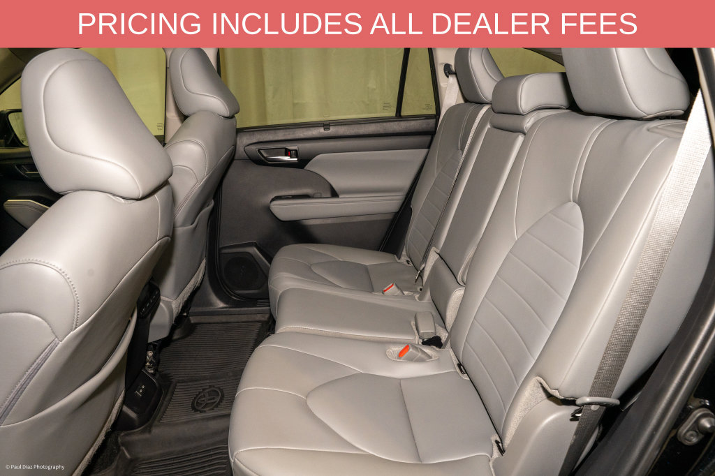 Used 2026 Toyota Highlander XLE AWD/4WD image 9
