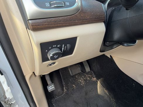 Used 2015 Jeep Grand Cherokee Laredo w/ Quick Order Package 23E AWD/4WD image 25