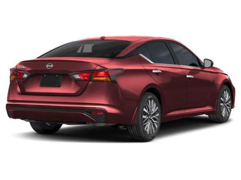 Used 2025 Nissan Altima 2.5 SV FWD image 2