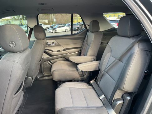 Used 2020 Chevrolet Traverse LT image 22