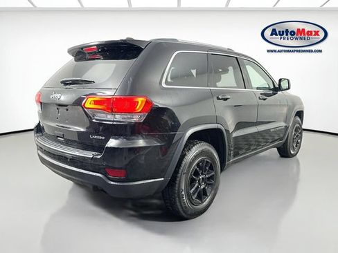 Used 2018 Jeep Grand Cherokee Laredo AWD/4WD image 2