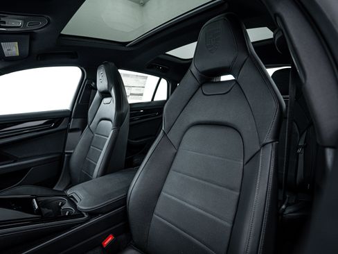 Certified 2025 Porsche Panamera 4 image 22