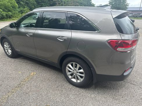 Used 2016 Kia Sorento LX w/ LX Convenience Package AWD/4WD image 8