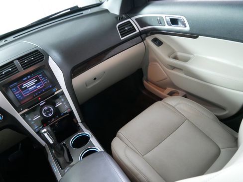 Used 2014 Ford Explorer Limited w/ Equipment Group 302A image 11