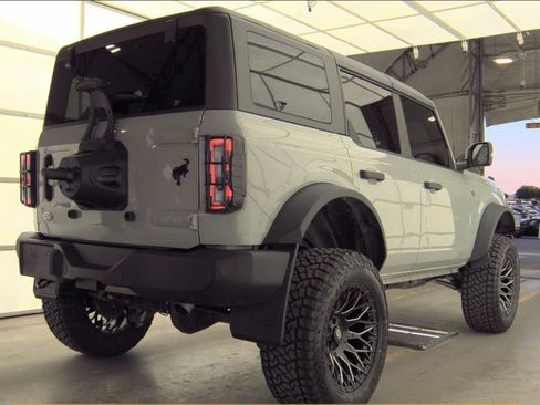 Used 2024 Ford Bronco Wildtrak image 3