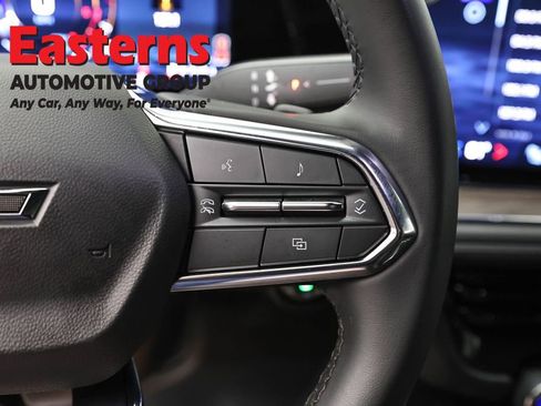 Used 2025 Chevrolet Suburban Z71 image 16