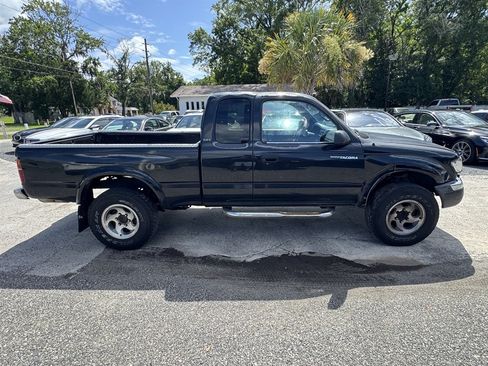 Used 2000 Toyota Tacoma PreRunner RWD image 3