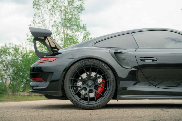 Used 2019 Porsche 911 GT3 RS w/ Weissach Package RWD image 35