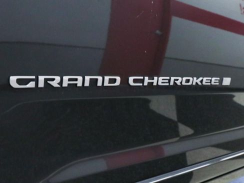 Used 2024 Jeep Grand Cherokee L Overland w/ Advanced Protech Group III AWD/4WD image 44