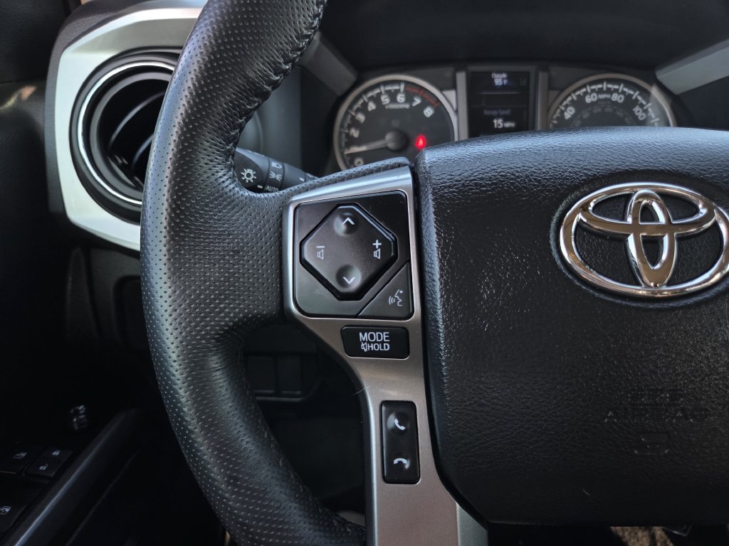 Used 2022 Toyota Tacoma SR5 RWD image 22
