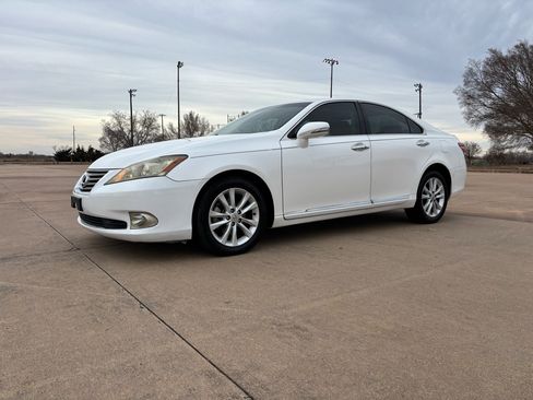Used 2010 Lexus ES 350 image 2