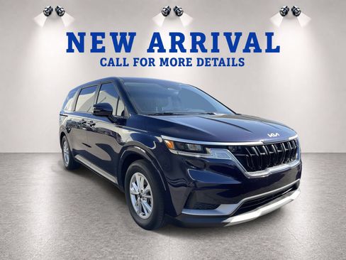 Used 2024 Kia Carnival LX FWD image 4